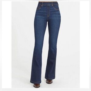 Spanx pull-on flare jeans dark wash Stretch bodyshaping high rise Medium